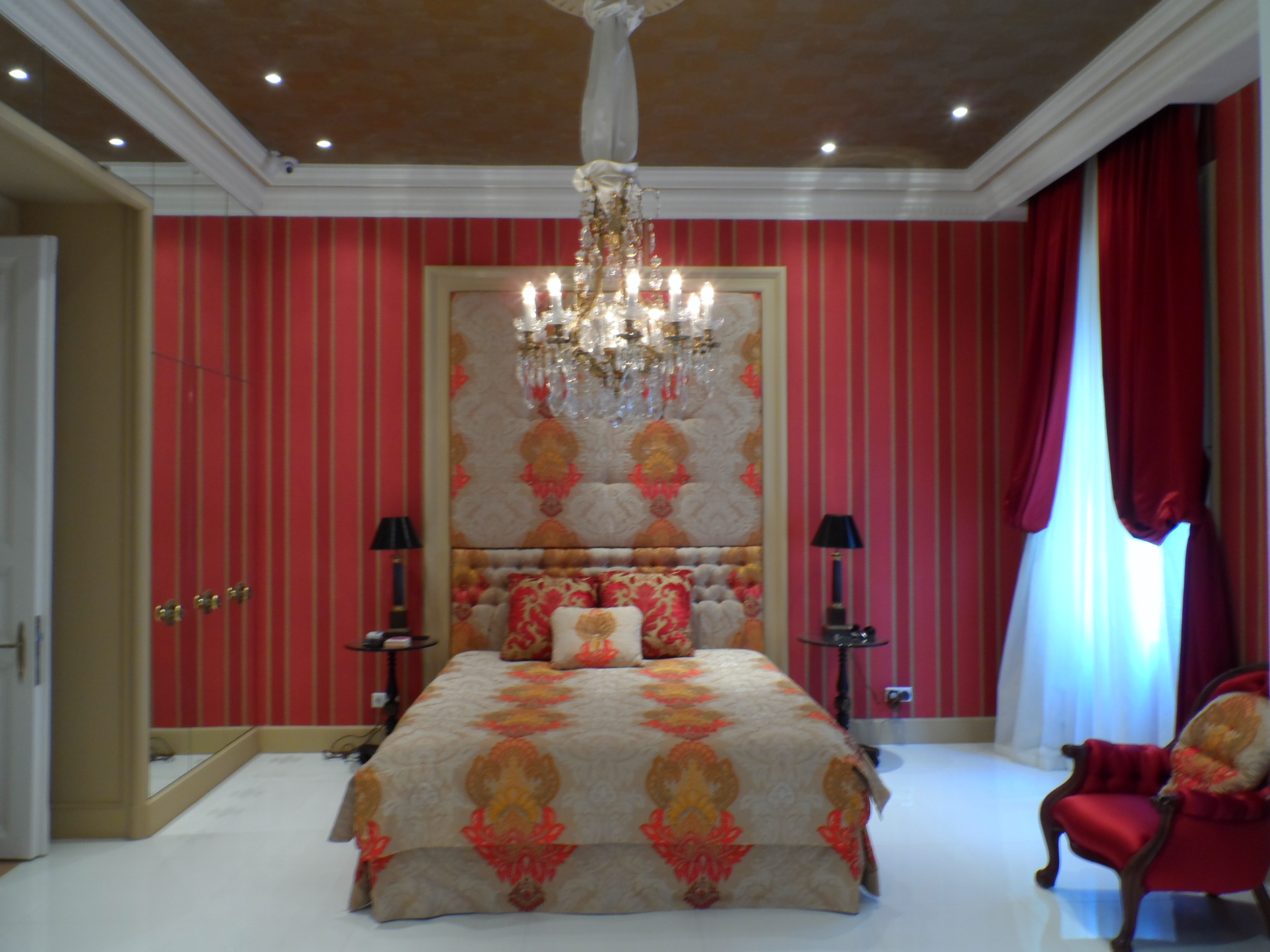 Díszítőelemek és Dekoratív bevonatok - Kép 1